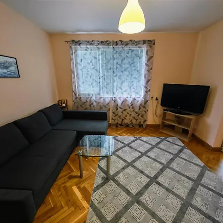 Two-bedroom In The Center 公寓